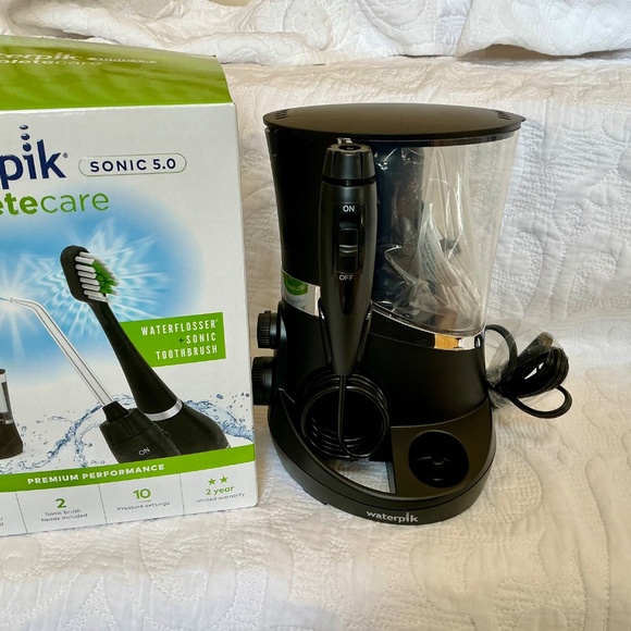 Waterpik complete care 5.0 ,only comes with the water flosser - Picture 2 of 7